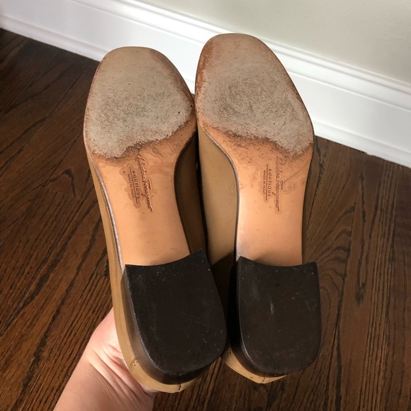 Salvatore Ferragamo Women’s 5.5 Tan Suede Genuine Leather 1.25” Heel Pumps - GUC - Picture 9 of 11